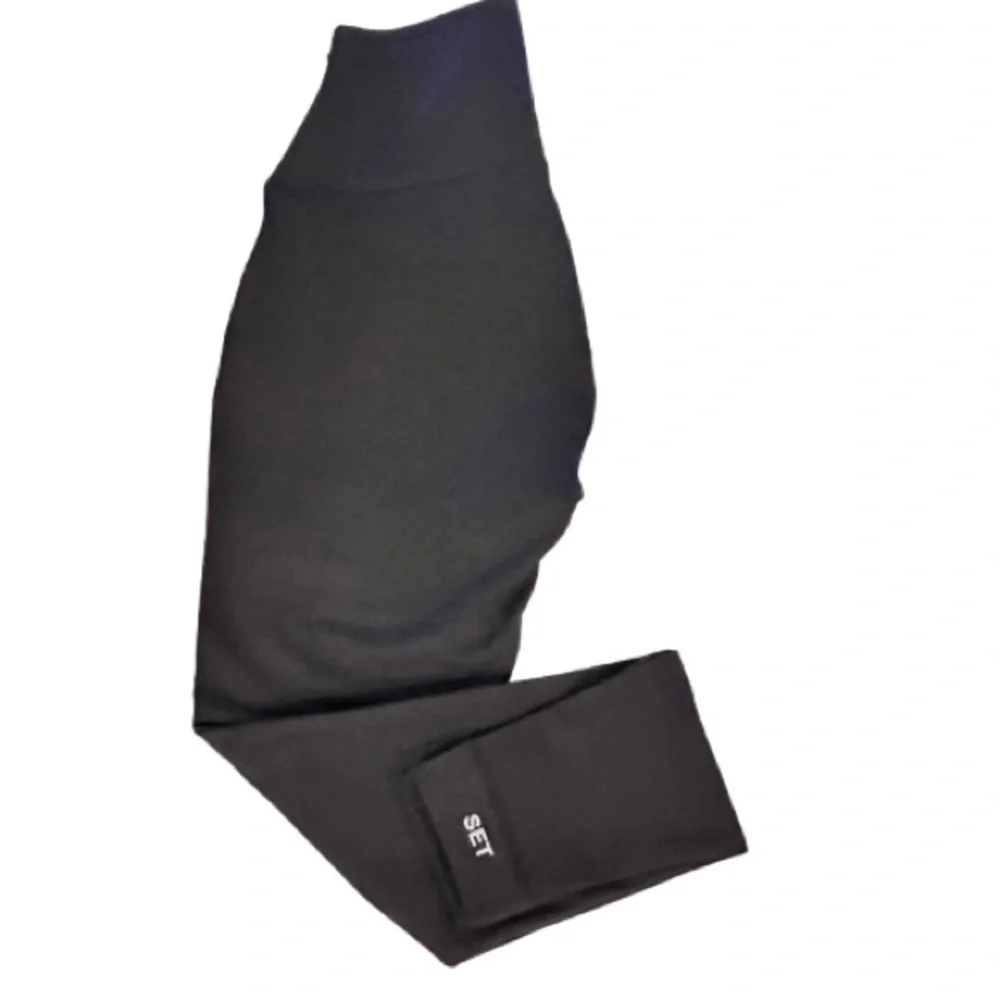 SET ACTIVE- Black Luxform Leggings. 
Size: medium - Picture 4 of 9